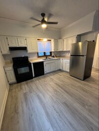 Building Photo - 141 E High St