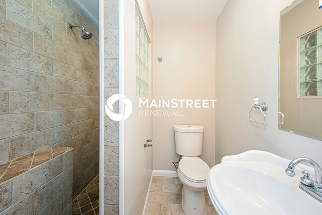 Building Photo - 3 Bedroom Pet-Friendly Home in St Petersburg, FL with Main Street Renewal