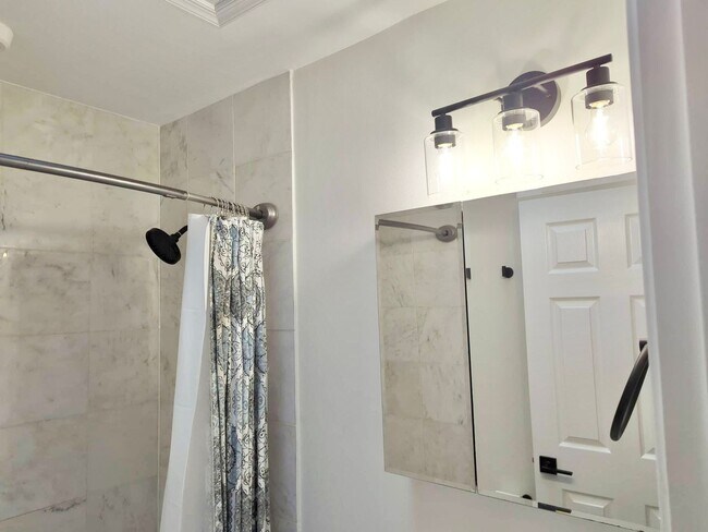 Building Photo - OLD TOWN ALEXANDRIA - MINUTES TO METRO AND PENTAGON