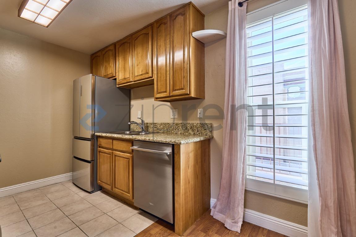 Building Photo - 1010 W MacArthur Blvd