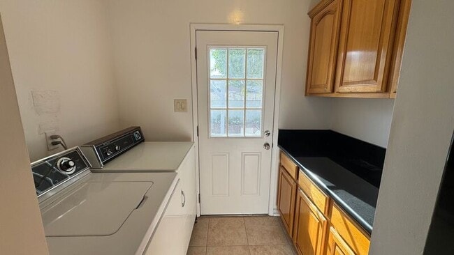 Building Photo - 2430 Bancroft Ave