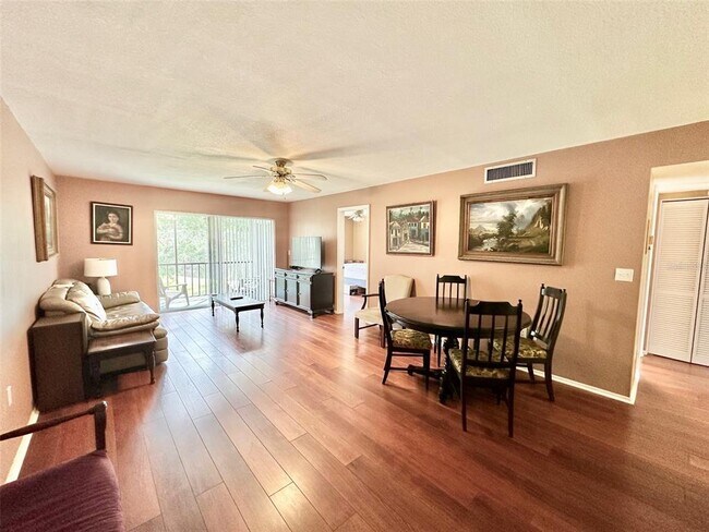 Building Photo - 208 Cypress Ct
