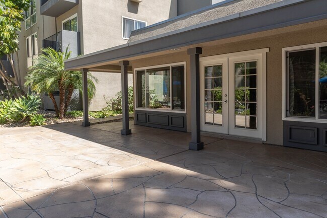 Building Photo - 4860 Rolando Ct
