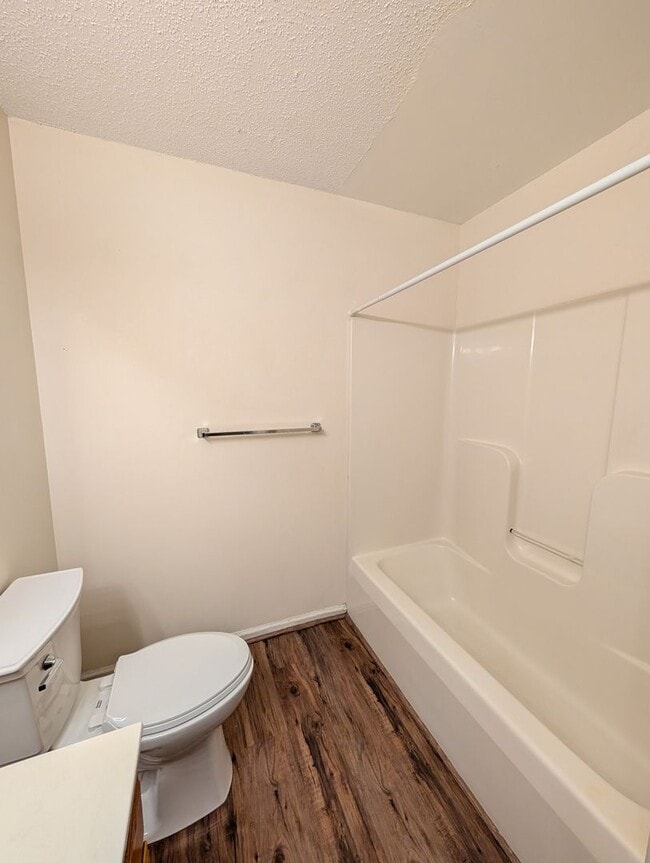 Building Photo - Black Mountain Upper Level Apartment Rental