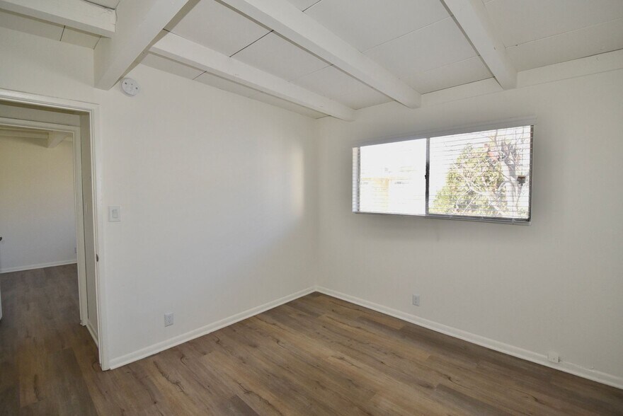 Building Photo - 6125 Whitsett Ave