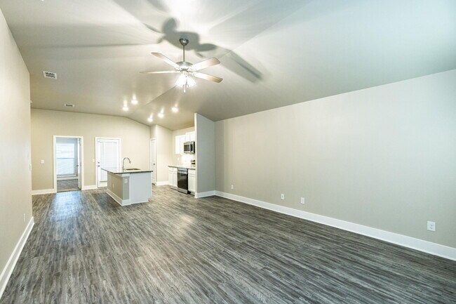 Building Photo - 13605 Avenue R