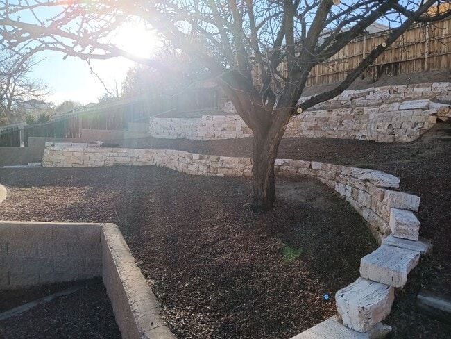 Building Photo - 3 Bedroom, 2 Bathroom Home! Schedule a Showing Today!