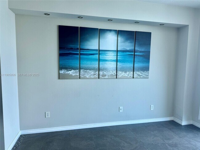 Building Photo - 1945 S Ocean Dr