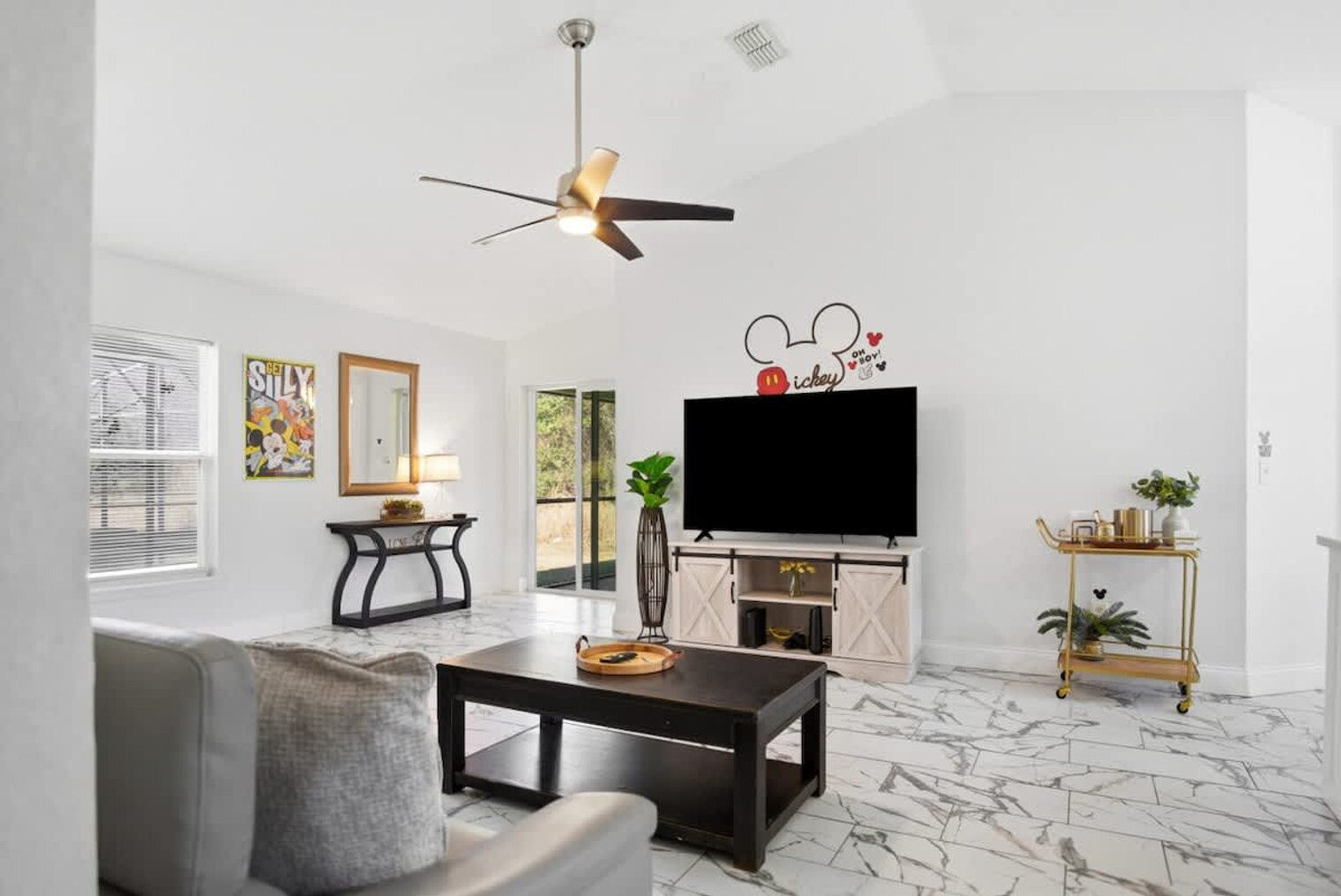 Building Photo - 242 Blue Jay Way