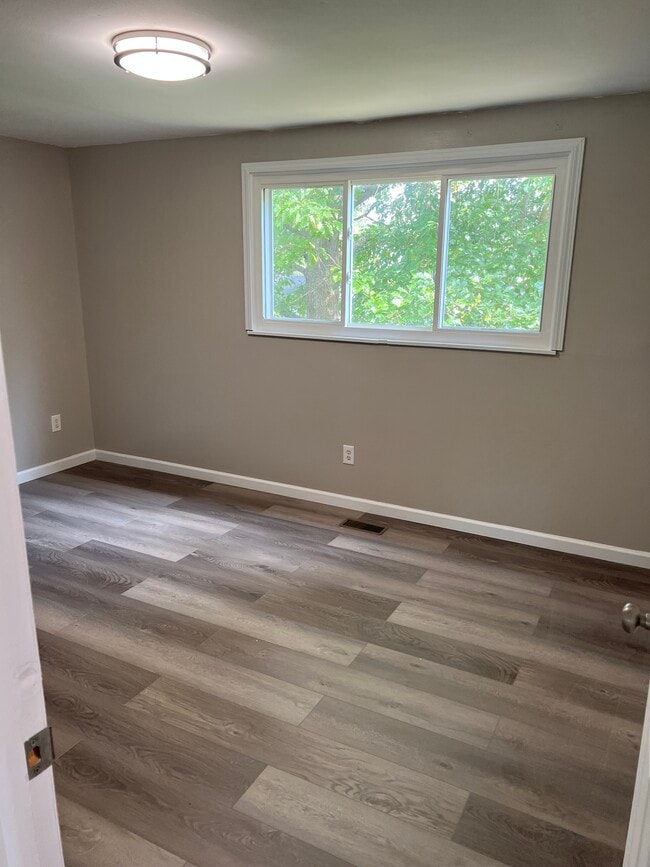 Building Photo - 7441 Farmstead Rd