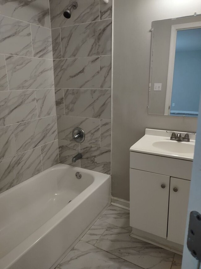 Building Photo - Birmingham/Center Point