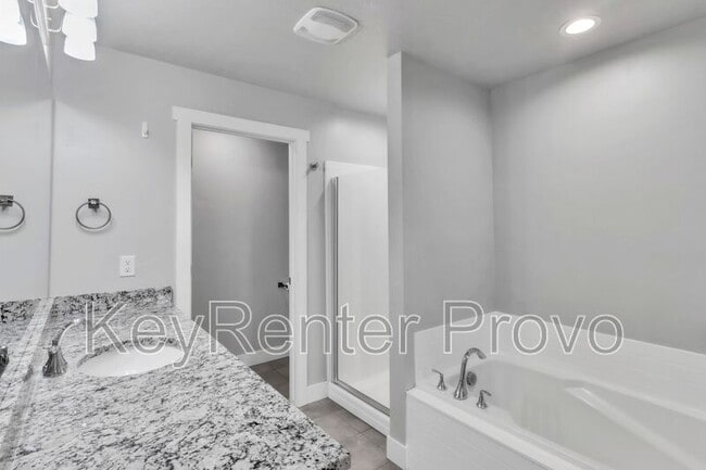 Building Photo - 1042 N 120 E St