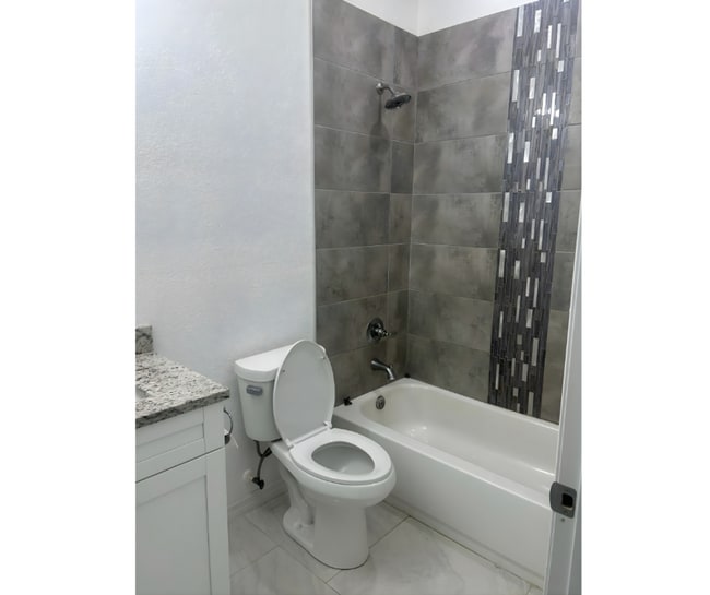 Building Photo - GREAT LOCATION-3/21 SINGLE FAMILY HOME- LAKE PLACID