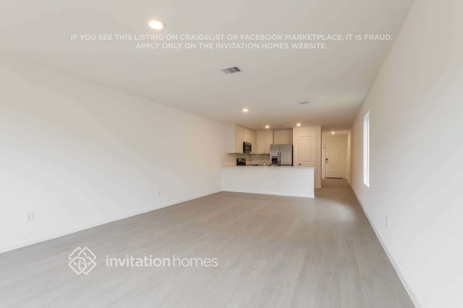 Building Photo - 15290 Abella Dr