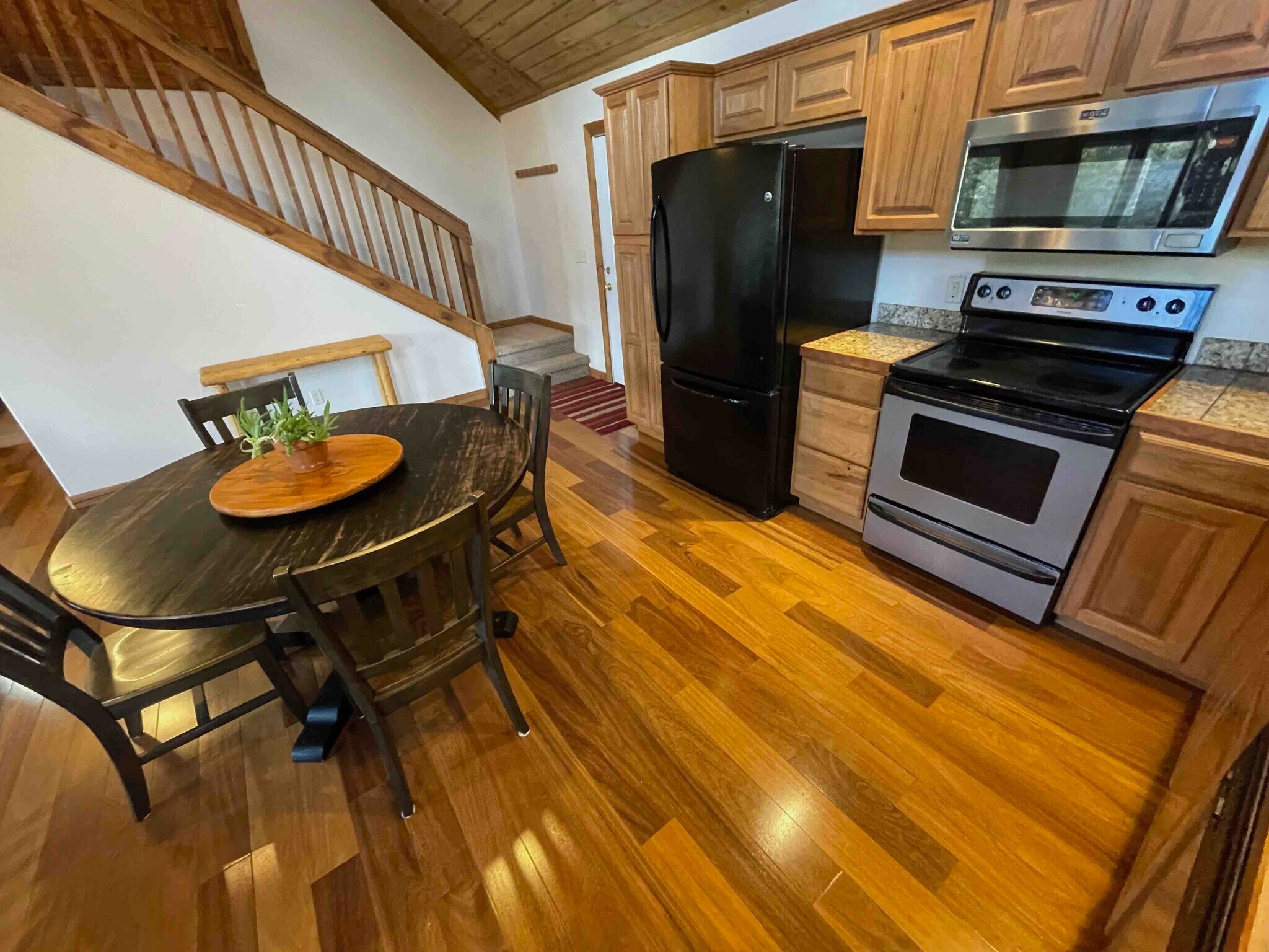 Building Photo - 511 N Aspen St