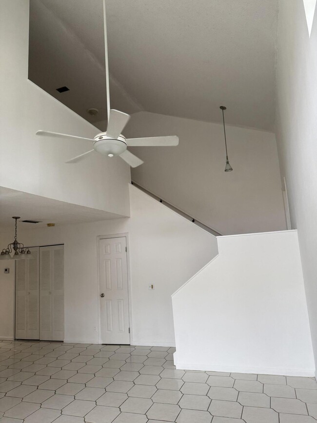 Building Photo - 6601 Via Regina