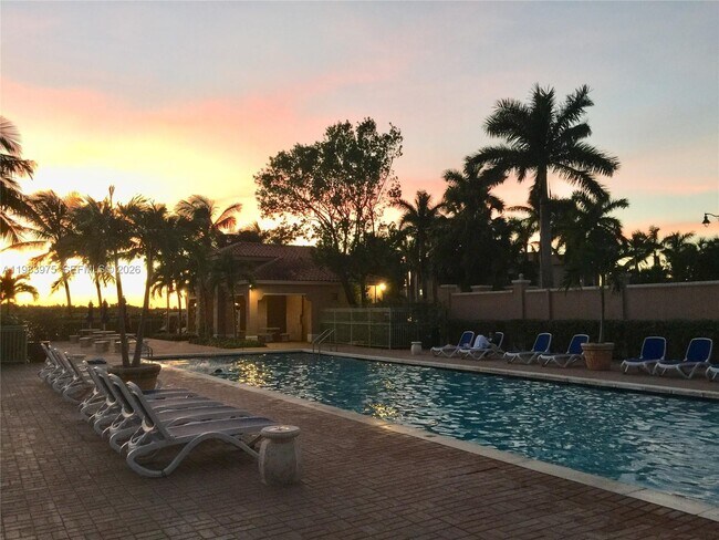 Building Photo - 6520 NW 114th Ave