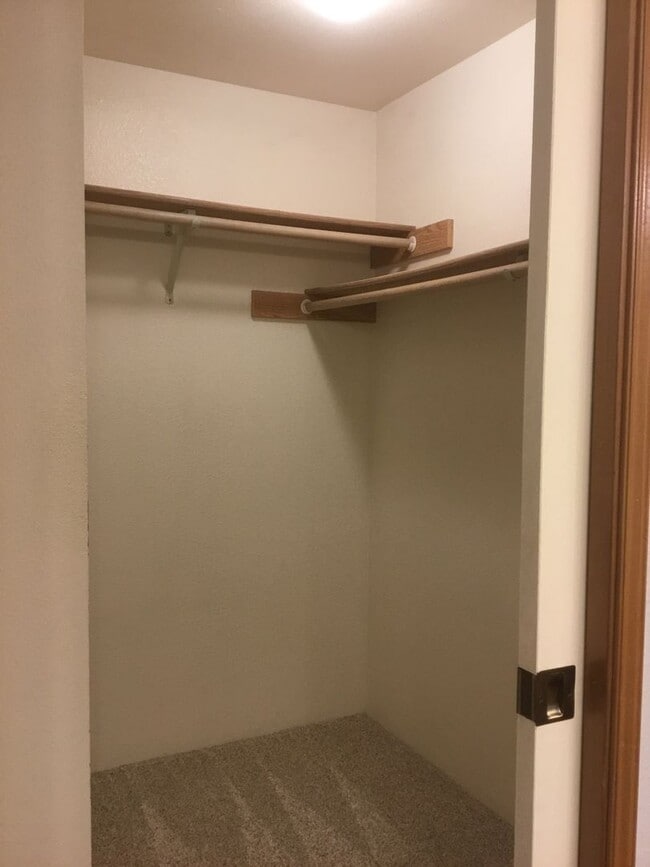 Building Photo - 2 Bedroom-1.75 Bath Single Story Condo/Just minutes from shopping, restaurants & great location f...