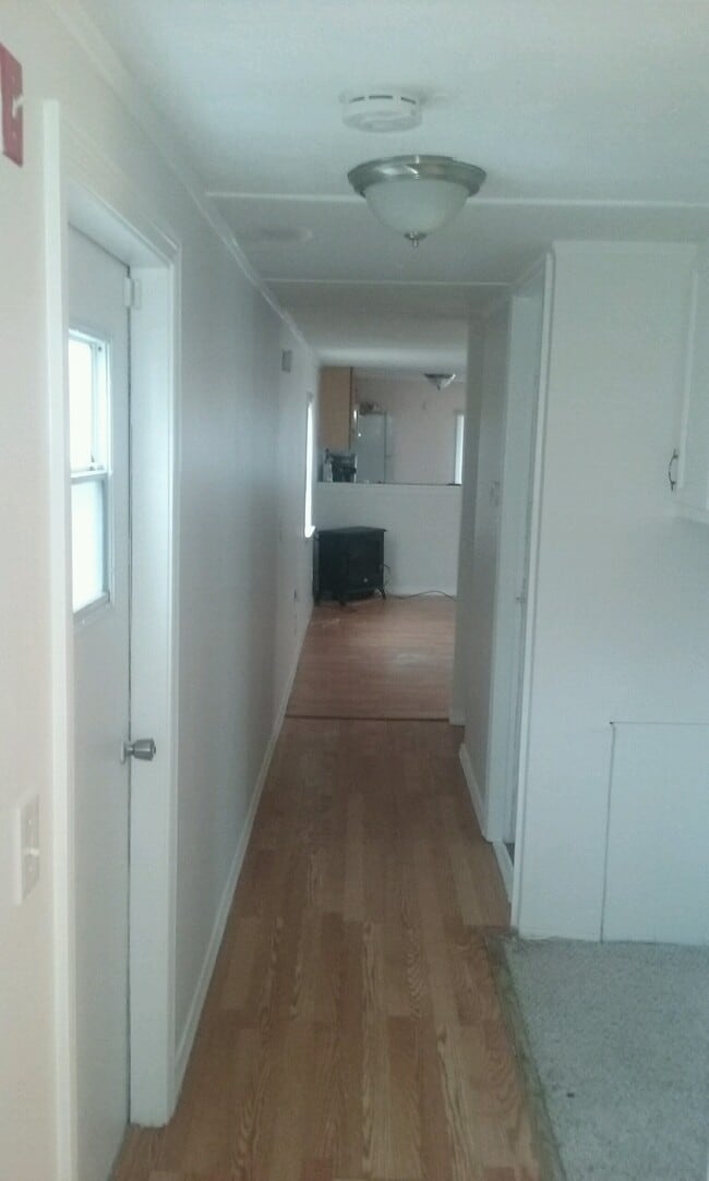 Building Photo - 25 Old Henniker Rd