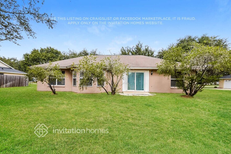 Building Photo - 13518 Biscayne Dr