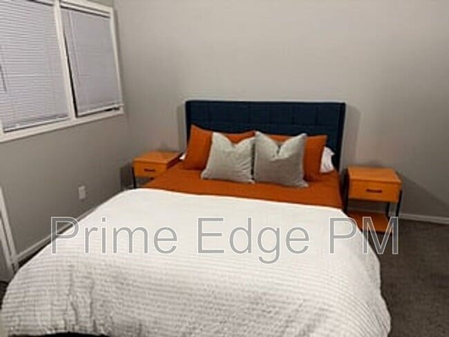 Building Photo - 1801 Ridgehaven Ct