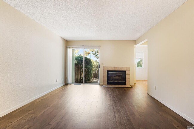 Building Photo - 7 Meridian Cir