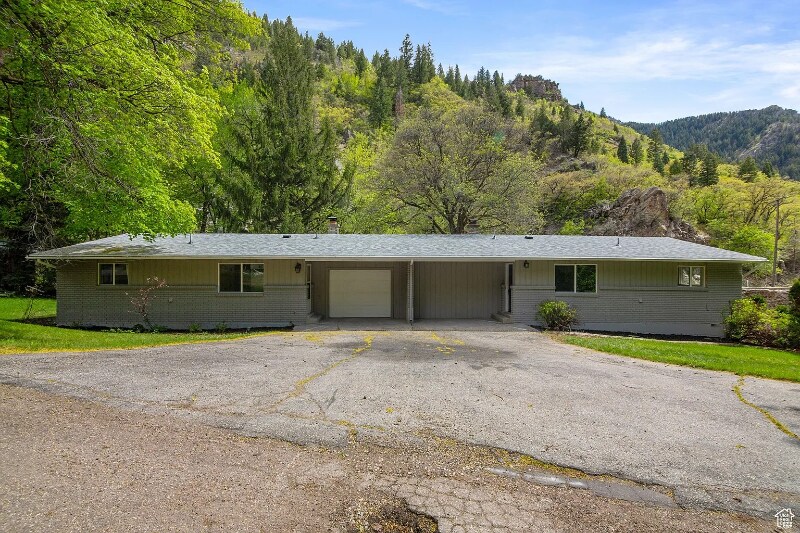 Building Photo - 208 Ogden Canyon Rd