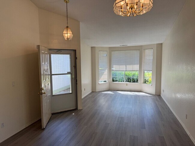Building Photo - Modern 3 Bedroom 2 Bath One Story Browns Valley Vacaville *Star Rentals