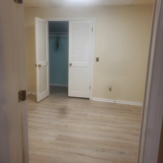 Building Photo - 4155 Central Park Pl