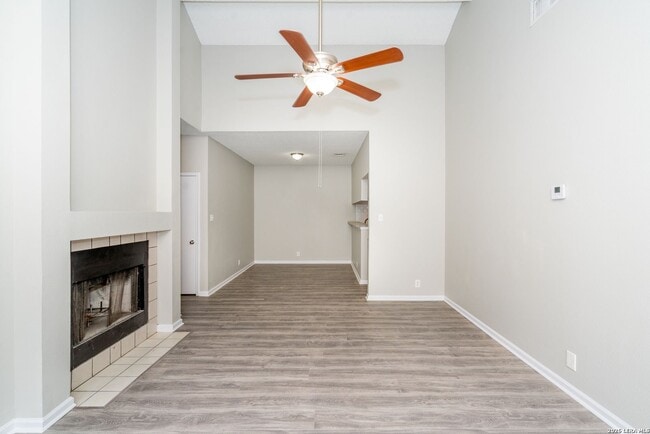 Building Photo - BEAUTIFULLY UPDATED 3-BEDROOM HOME IN TIMBER RIDGE