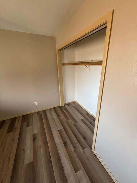 Building Photo - 224 Montana Ave