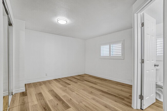 Building Photo - Updated three bed two bath house in Thousand Oaks with attached garage