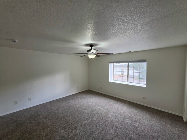 Building Photo - 6452 N Conrad Ln