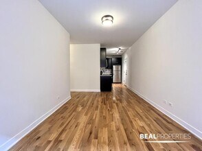 Building Photo - 2 bedroom in CHICAGO IL 60625