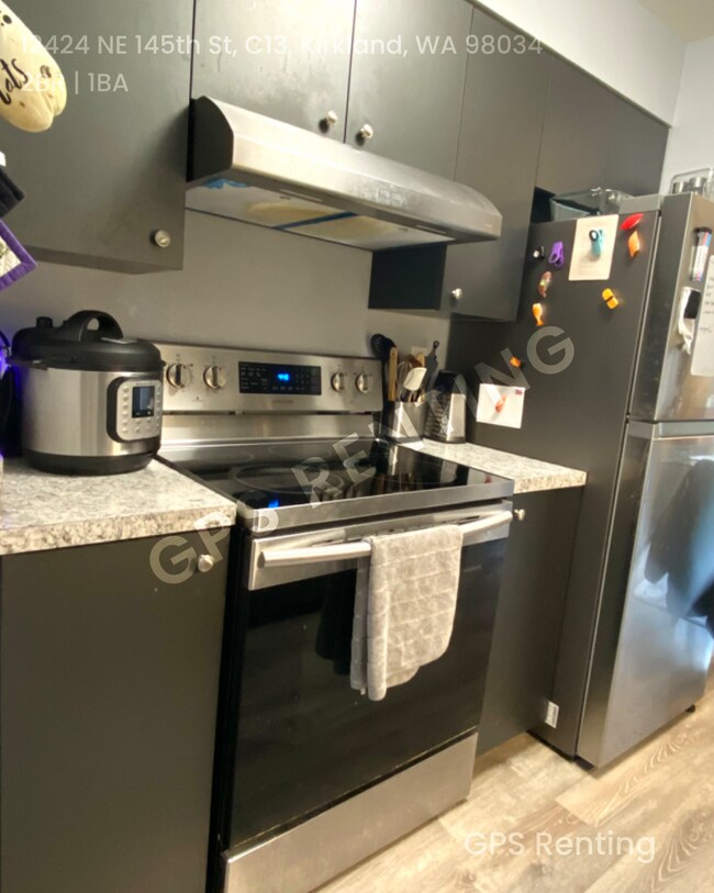 Building Photo - Fully Renovated Ground-Floor Unit – No Steps!