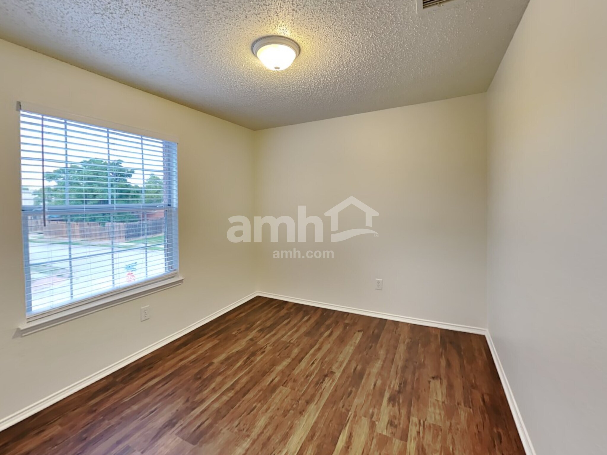 Building Photo - 2863 Deer Ridge Dr