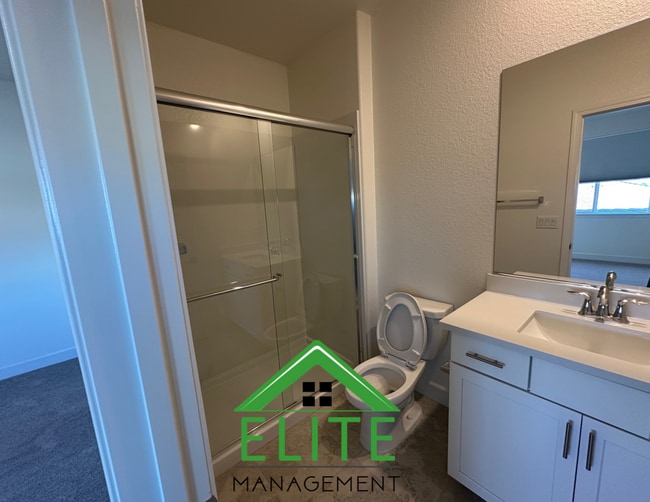 Building Photo - Spacious 5-Bedroom Home with Private In-La...