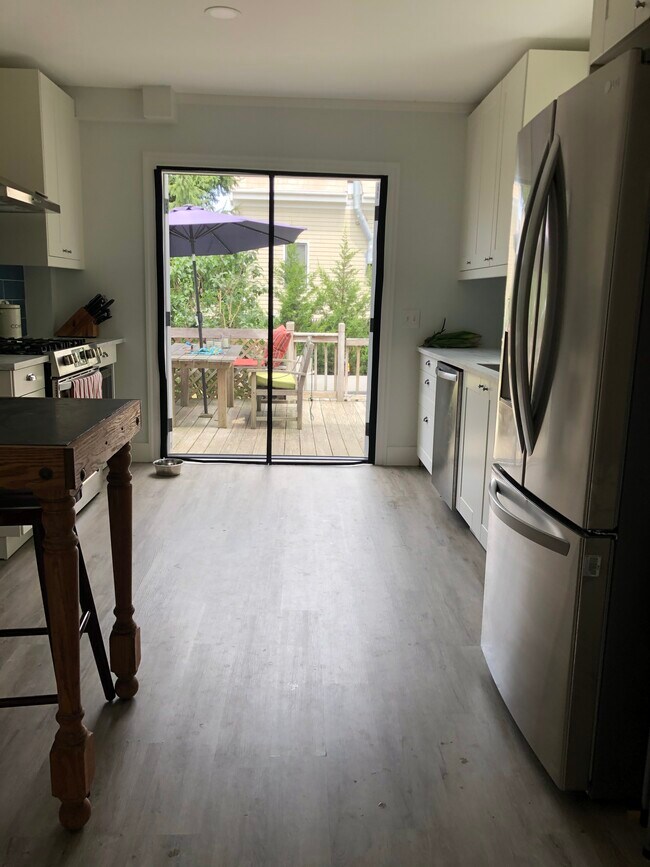 Building Photo - 14 Bedlow Ave