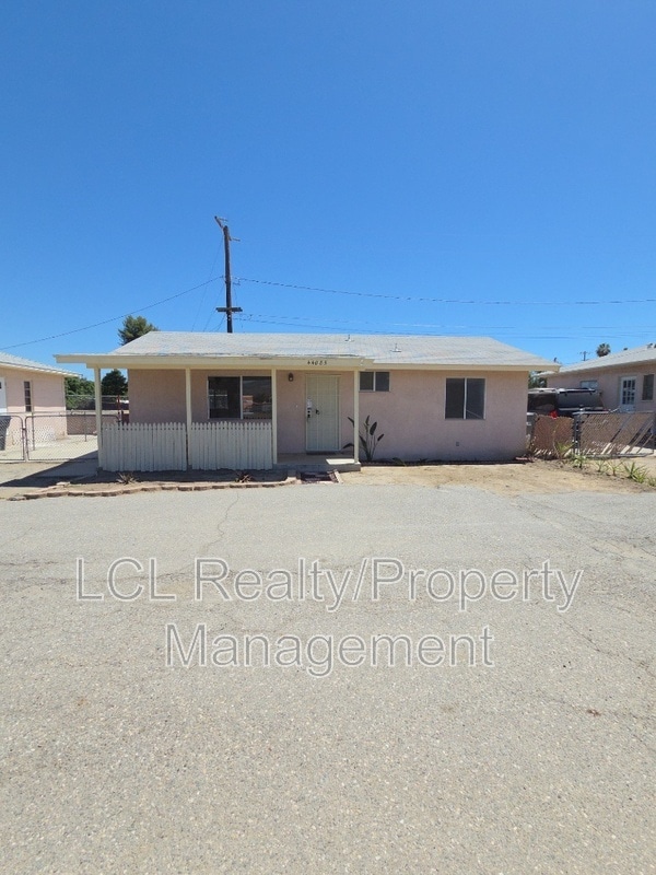 Building Photo - 44085 Palm Ave
