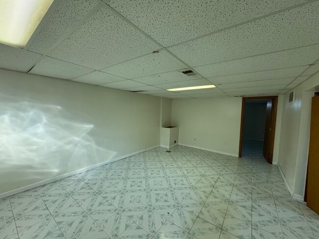 Building Photo - 16024 Wellington Ave