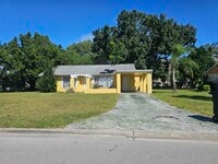 Building Photo - 1917 SE Burgundy Ln