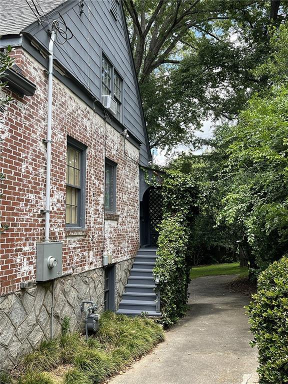 Building Photo - 250 Brighton Rd NE