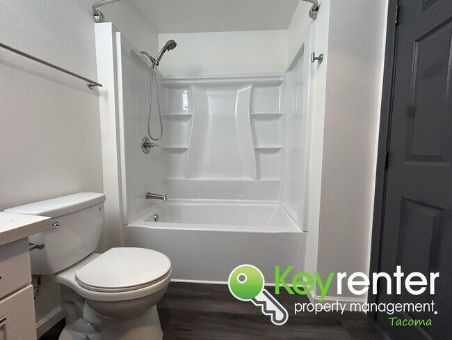 Building Photo - Exceptional 2 Bed 2 Bath Downtown Condo