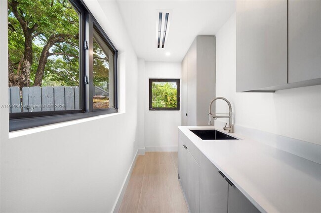 Building Photo - 7291 SW 129th St