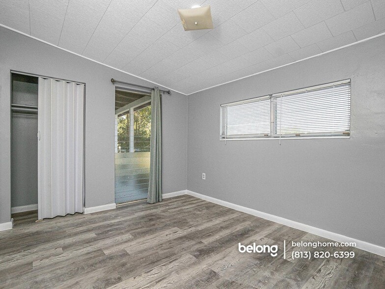 Building Photo - 691 Sharon Cir