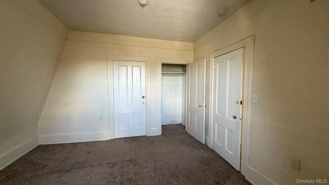 Building Photo - 64 Anstice St