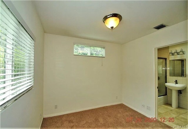 Building Photo - 440 W Elk Ave