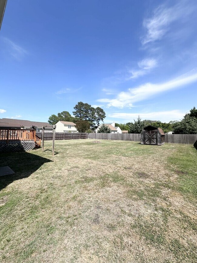 Building Photo - Charming Updated Home in Prime Chesapeake Location – Spacious Layout & Modern Touches!