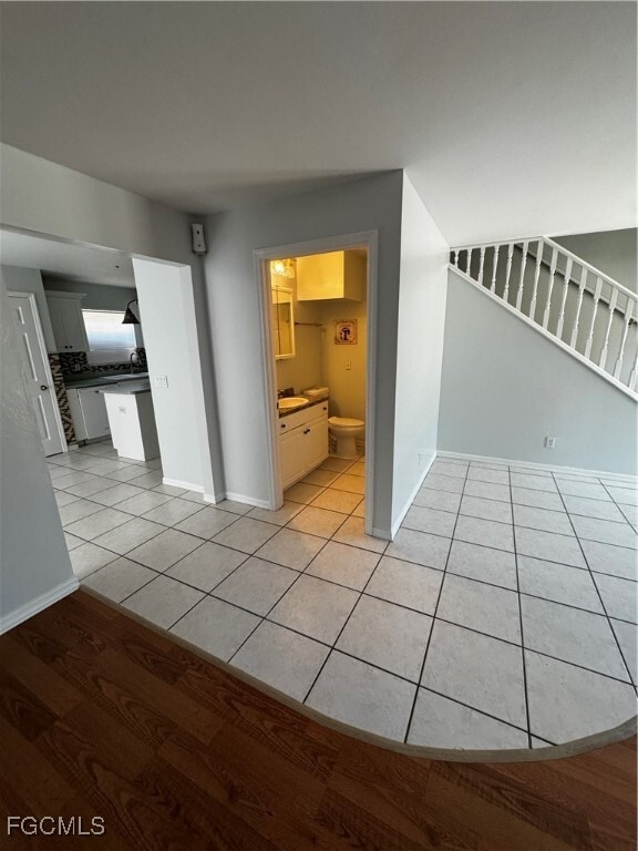 Building Photo - 2021 Wells Ave