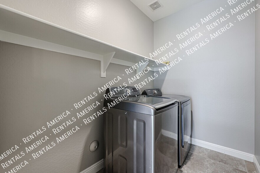 Building Photo - 263 N 69th Pl